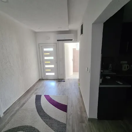 Apartment Dani *